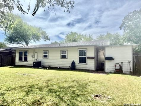 1011 E Hutchinson Beeville TX 78102