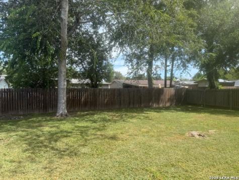 1011 E Hutchinson Beeville TX 78102