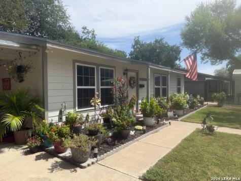 1011 E Hutchinson Beeville TX 78102