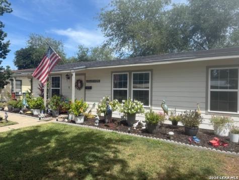 1011 E Hutchinson Beeville TX 78102