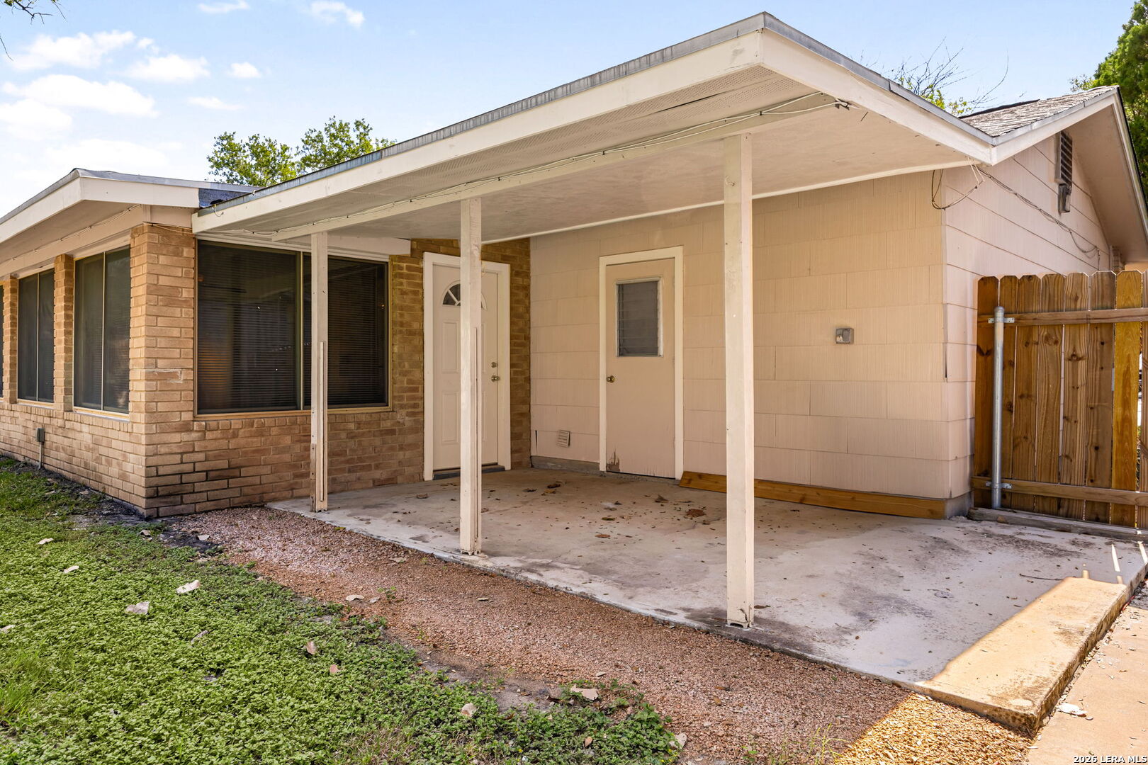 5247 Round Table San Antonio TX 78218