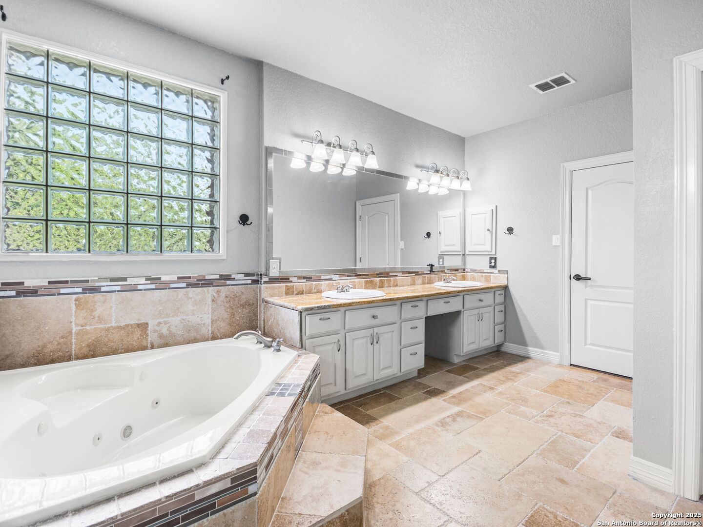 2815 Roan Creek San Antonio TX 78259