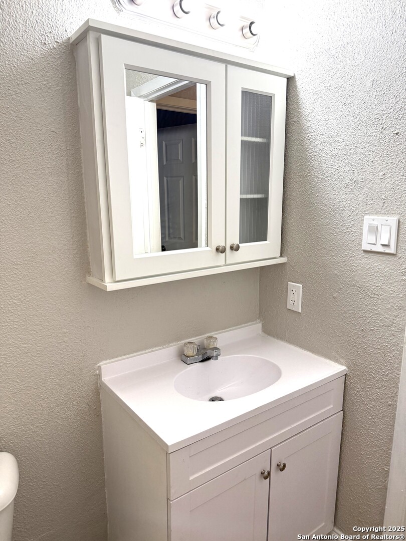1212 Fairview Beeville TX 78102