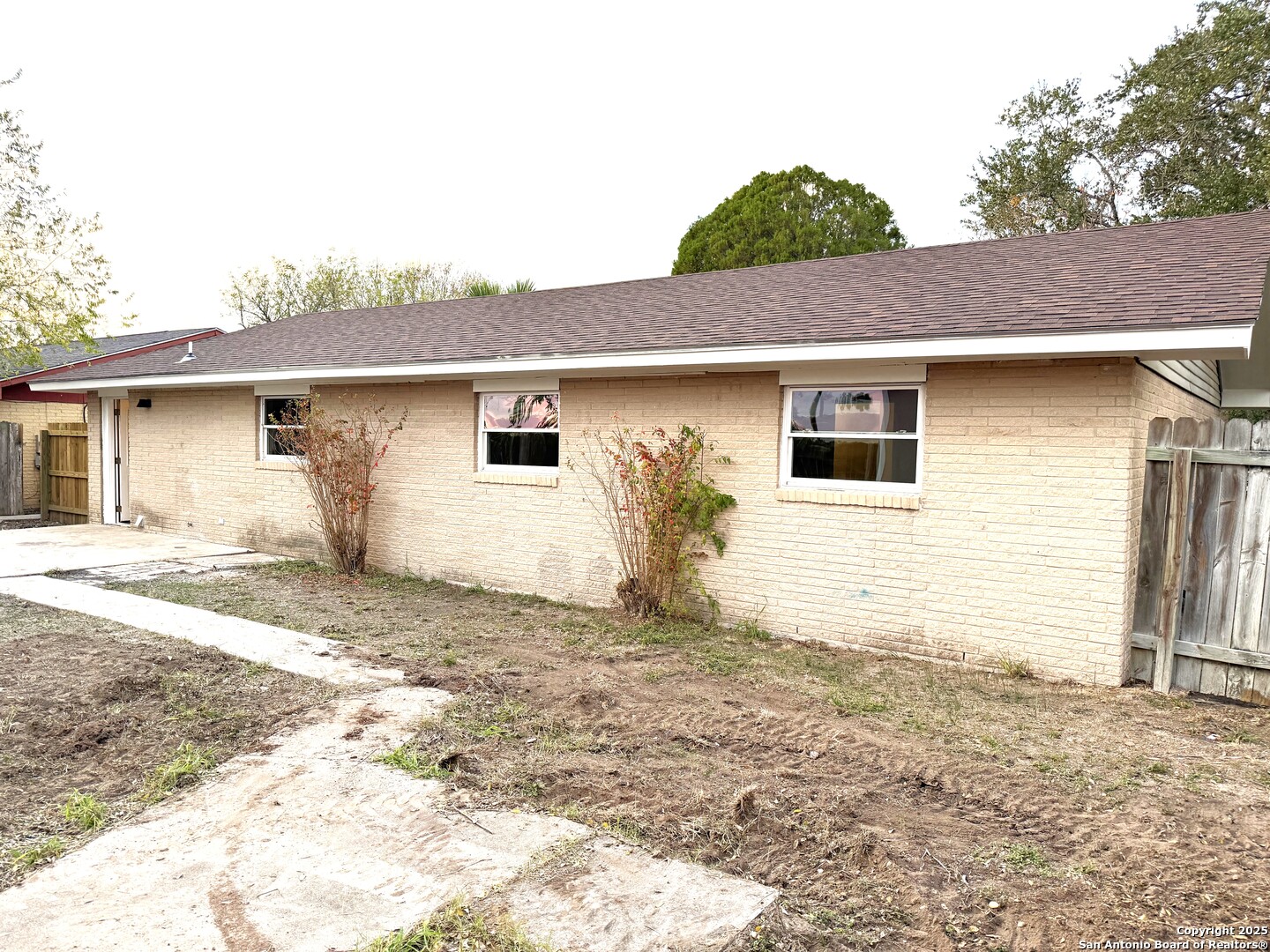1212 Fairview Beeville TX 78102