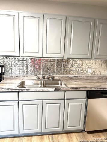 1212 Fairview Beeville TX 78102