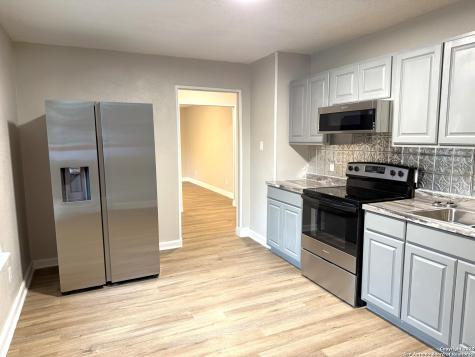 1212 Fairview Beeville TX 78102