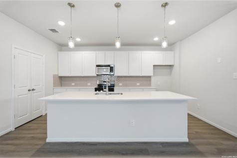 2906 Tengyc Bow San Antonio TX 78245