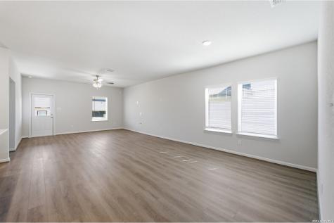 2906 Tengyc Bow San Antonio TX 78245