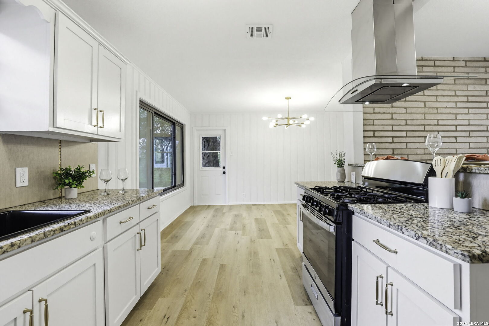 227 W Glenview San Antonio TX 78228