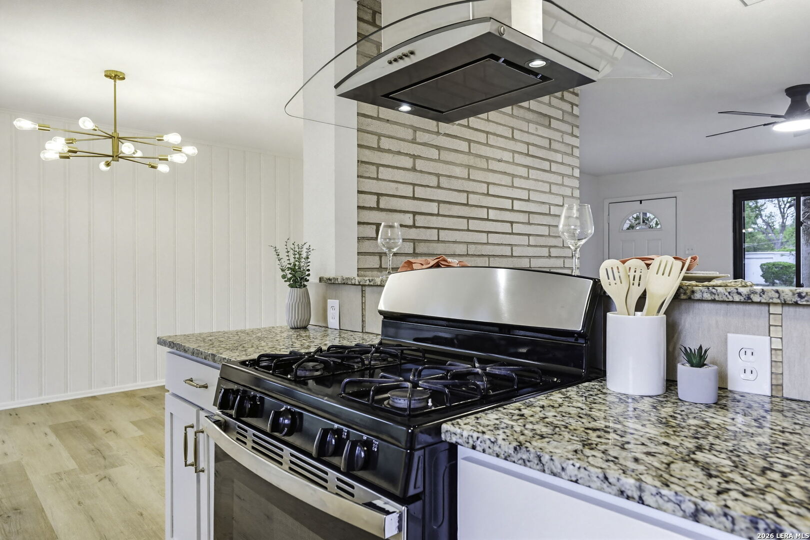 227 W Glenview San Antonio TX 78228