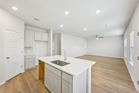 1305 Lydian Broom San Antonio TX 78245
