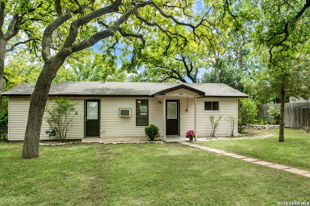 109 And 111 Beverly Drive Fredericksburg TX 78624