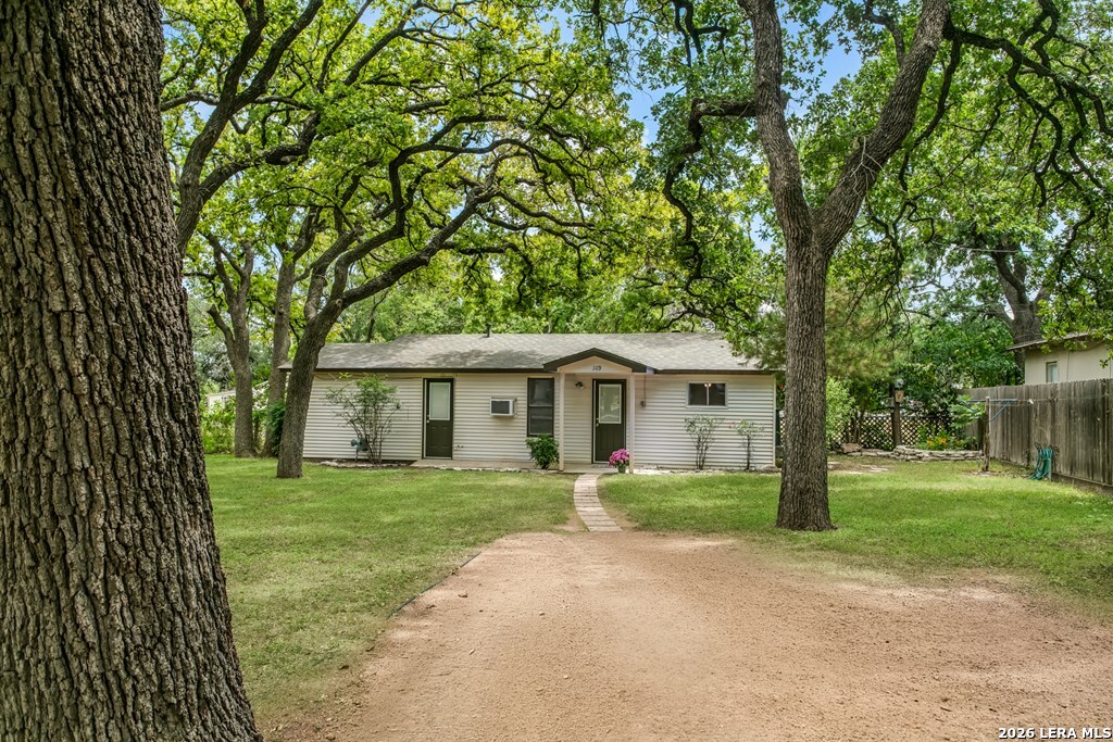 109 And 111 Beverly Drive Fredericksburg TX 78624