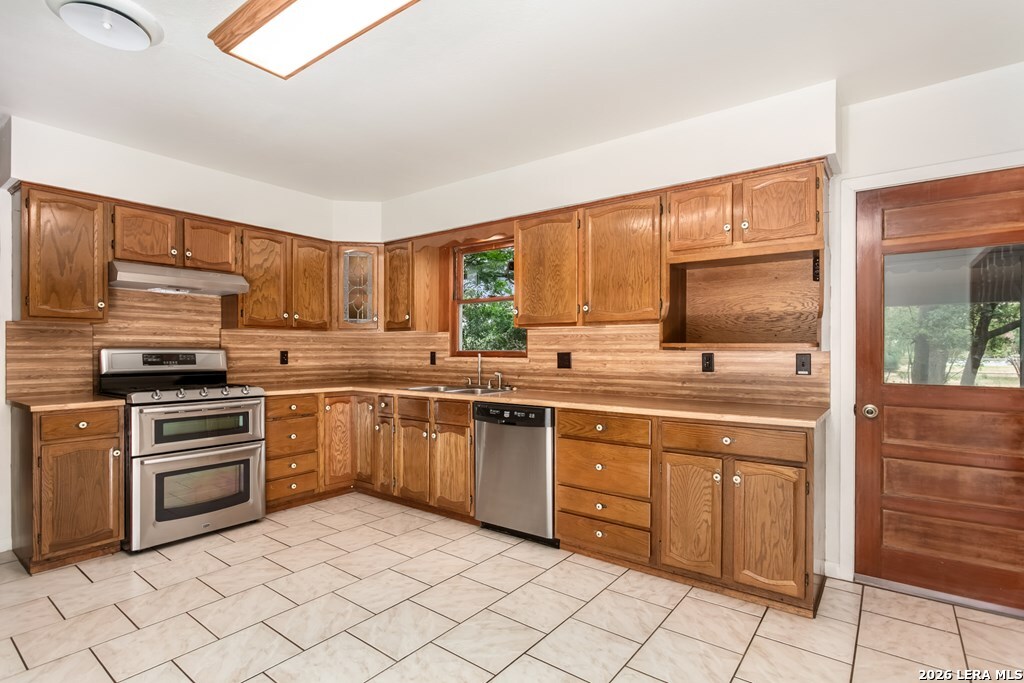 109 And 111 Beverly Drive Fredericksburg TX 78624