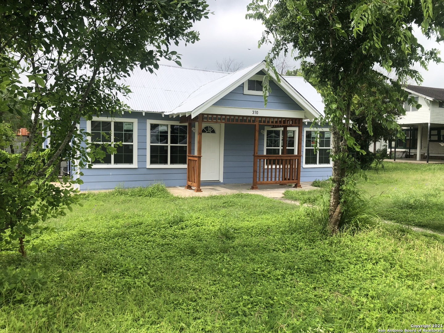310 E Main Avenue Karnes City TX 78118