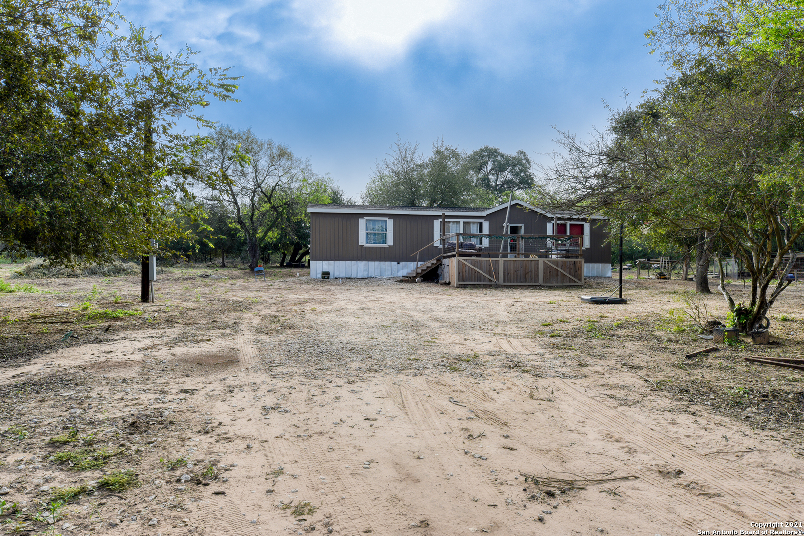 1014 Mariana Road Floresville TX 78114