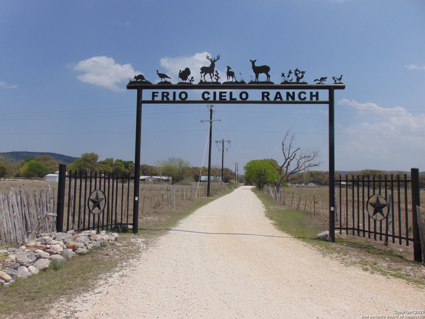 477 Squirrel Bend Uvalde TX 78801