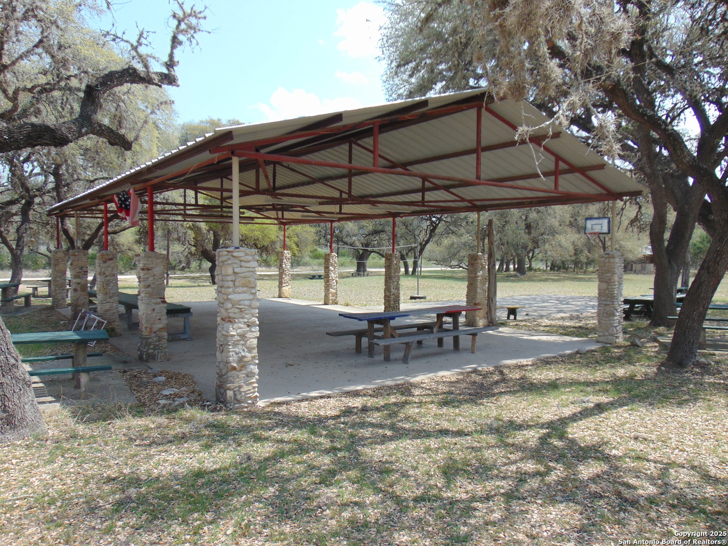 477 Squirrel Bend Uvalde TX 78801