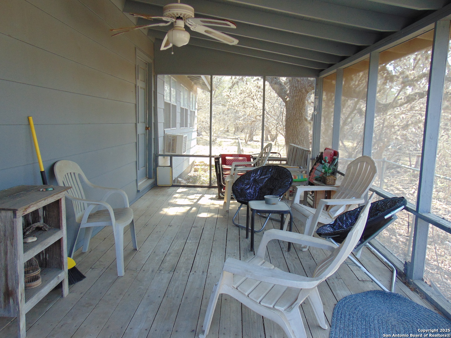 477 Squirrel Bend Uvalde TX 78801