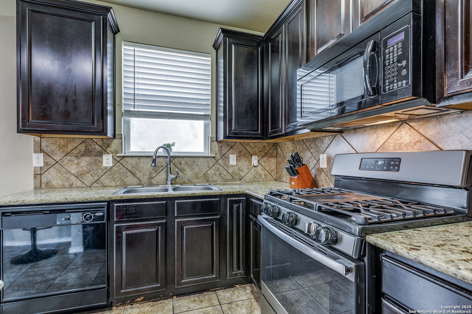 10743 Gazelle Cliff San Antonio TX 78245