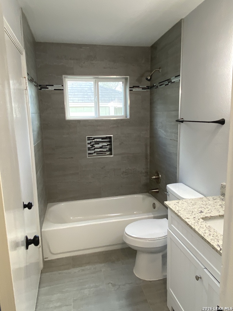 11009 Forest Crown Live Oak TX 78233