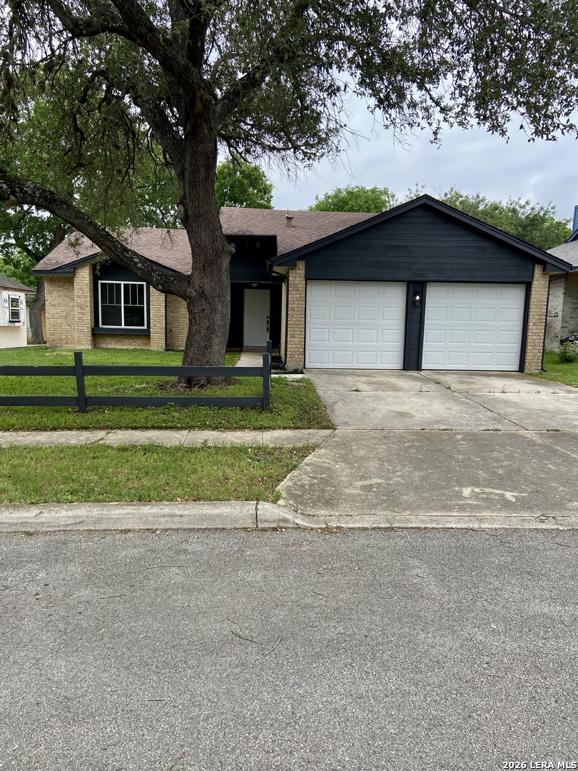 11009 Forest Crown Live Oak TX 78233