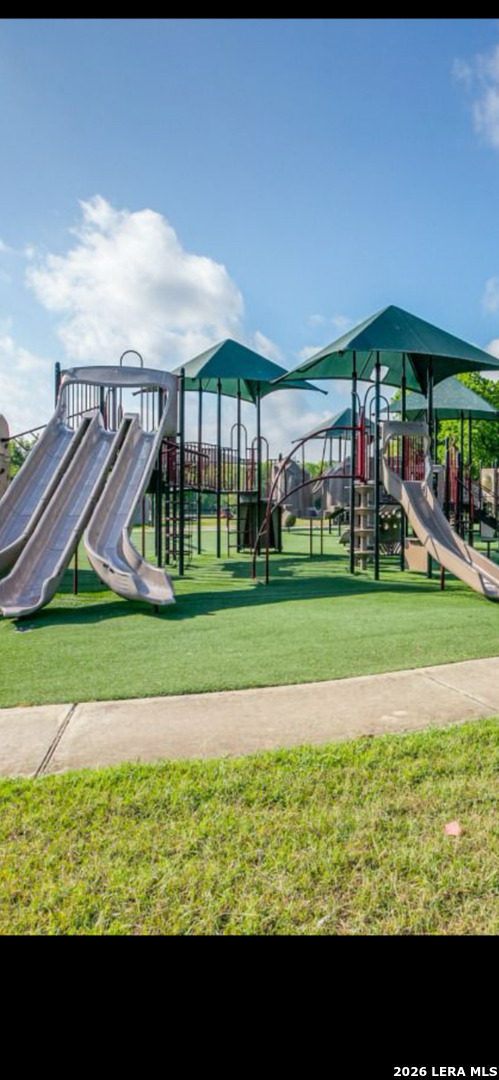 11009 Forest Crown Live Oak TX 78233