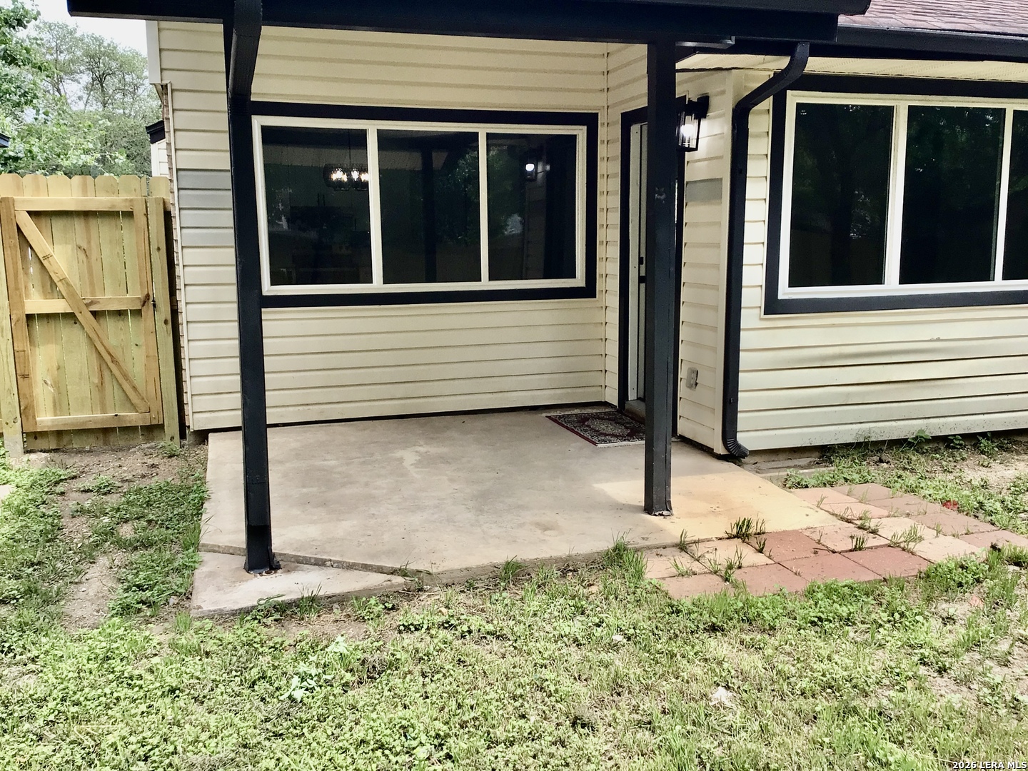 11009 Forest Crown Live Oak TX 78233