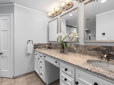 401 Ridgemont Avenue Terrell Hills TX 78209