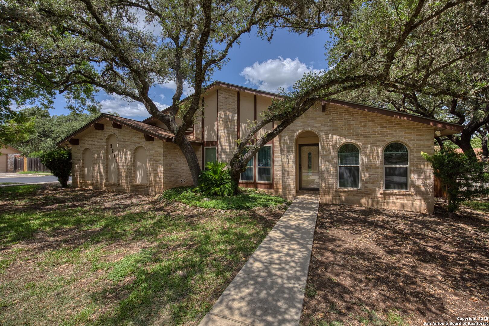9218 Woodheather San Antonio TX 78254