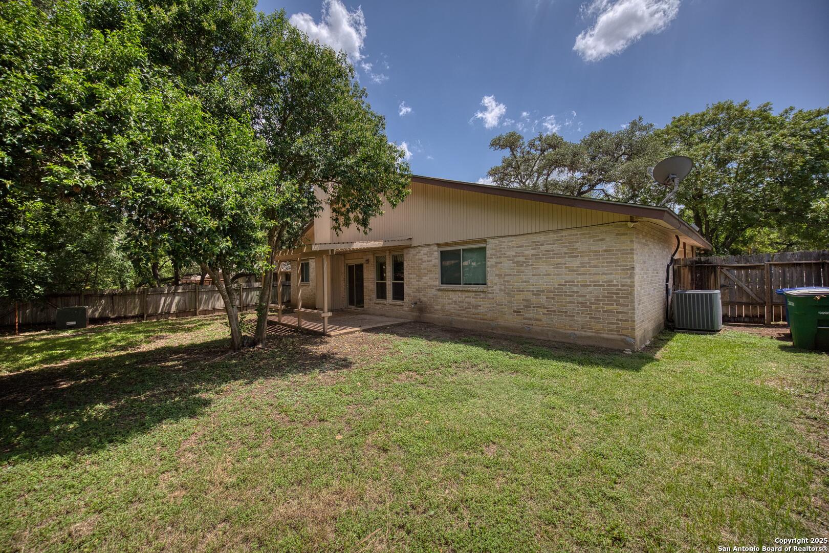 9218 Woodheather San Antonio TX 78254