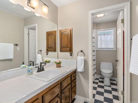 230 W Hosack Street Boerne TX 78006
