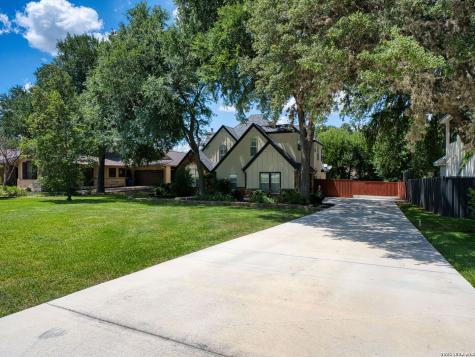 230 W Hosack Street Boerne TX 78006