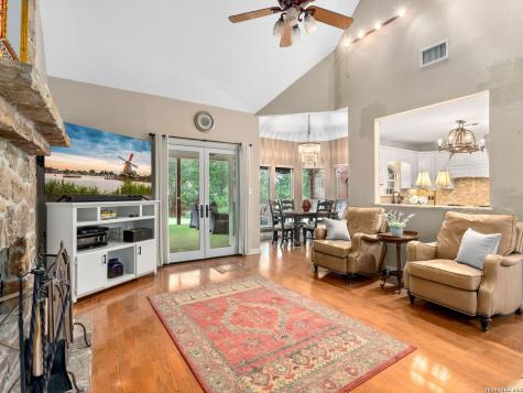 230 W Hosack Street Boerne TX 78006