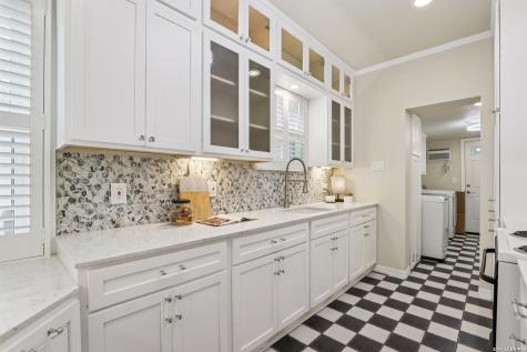 1331 W Rosewood Avenue San Antonio TX 78201