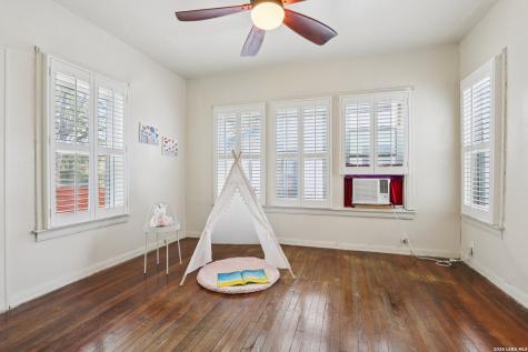 1331 W Rosewood Avenue San Antonio TX 78201