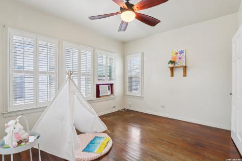 1331 W Rosewood Avenue San Antonio TX 78201