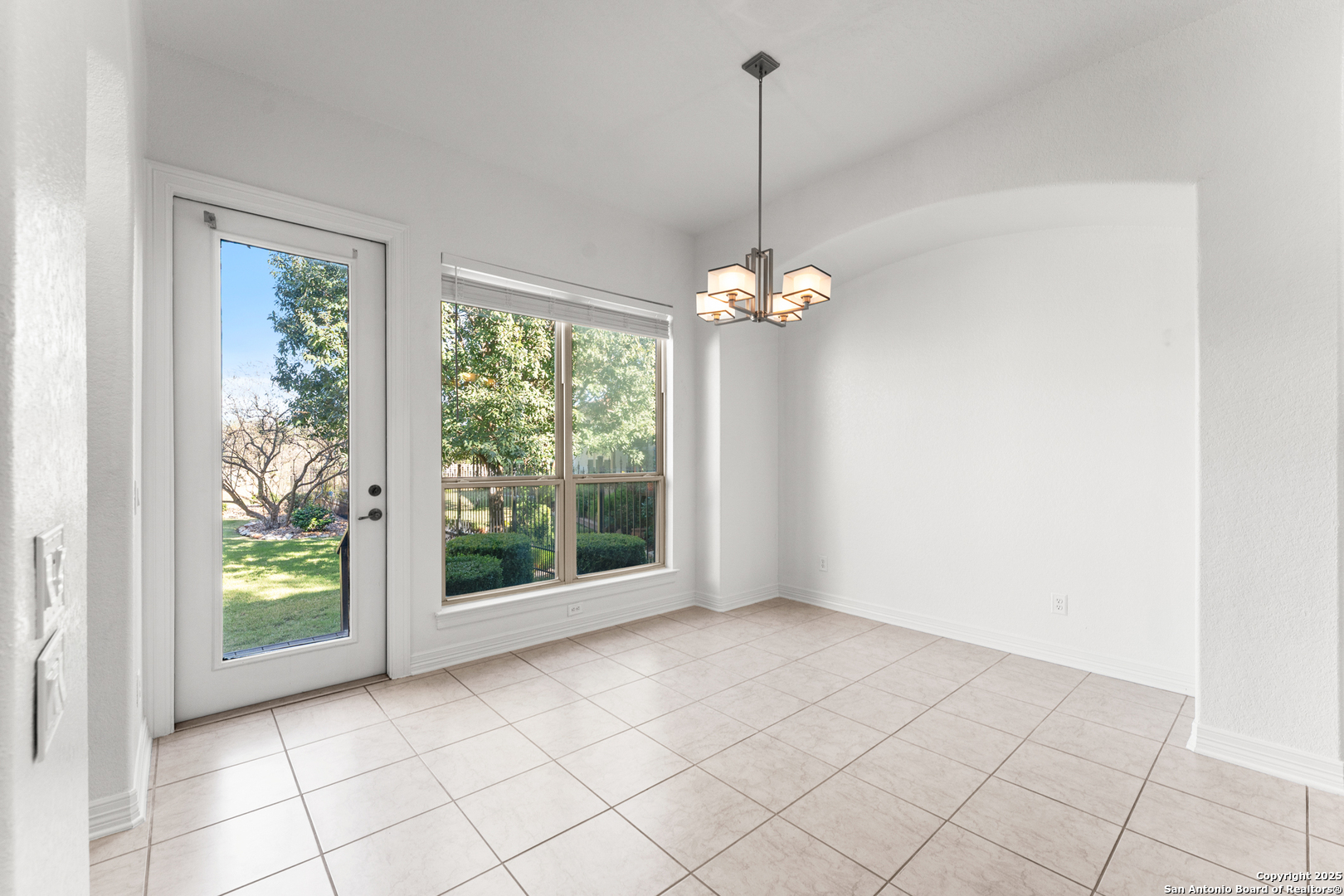 22450 Viajes San Antonio TX 78261