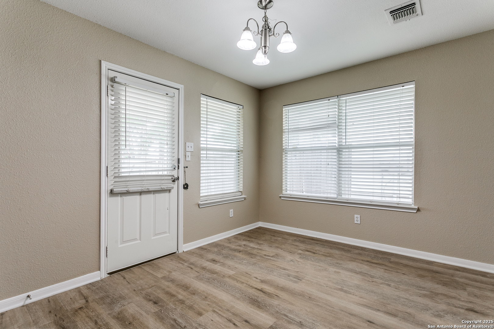 5735 Cardinal Falls San Antonio TX 78239