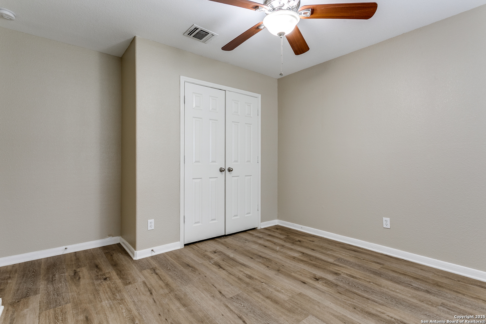5735 Cardinal Falls San Antonio TX 78239