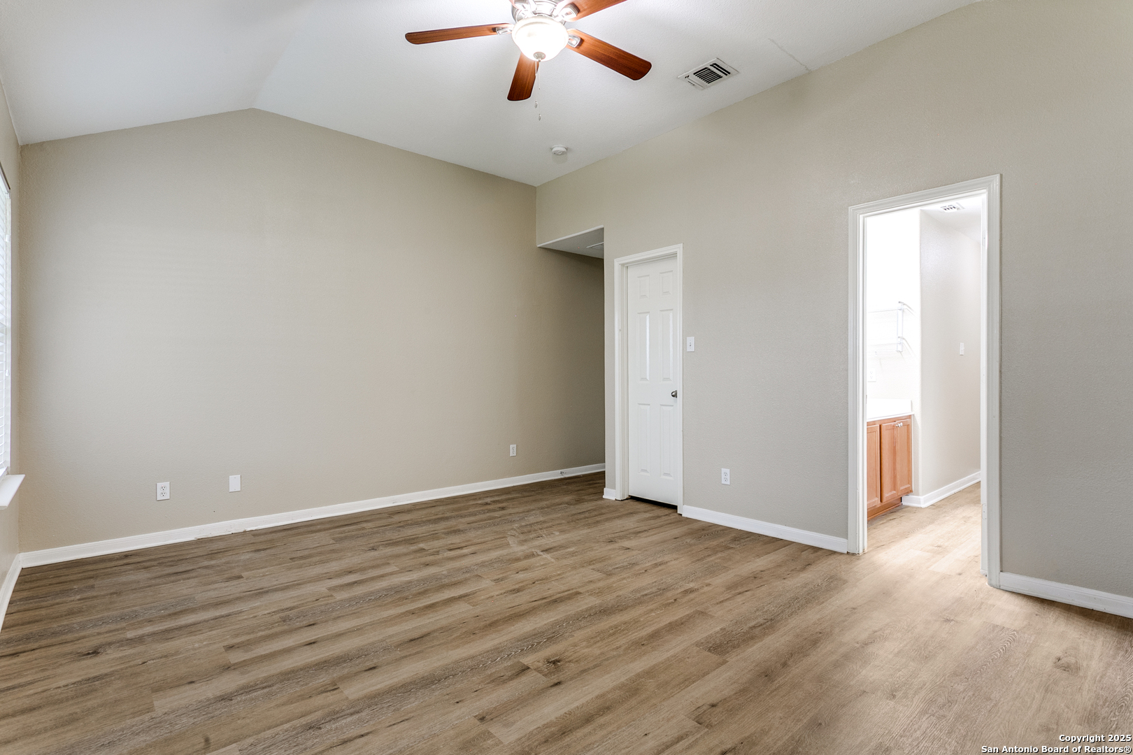 5735 Cardinal Falls San Antonio TX 78239