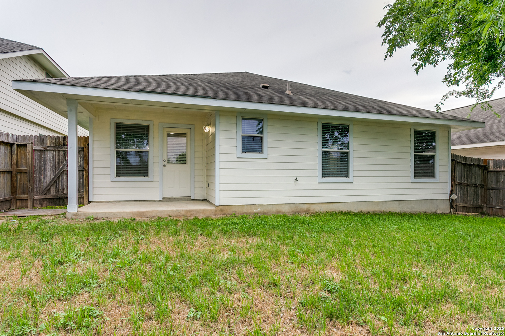 5735 Cardinal Falls San Antonio TX 78239