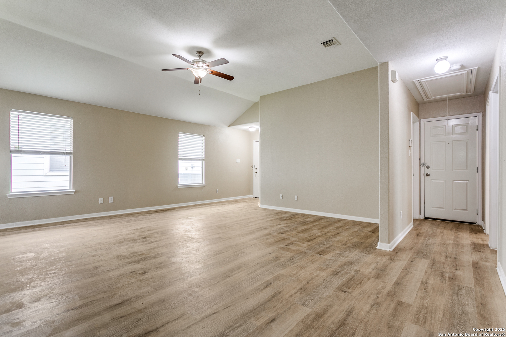 5735 Cardinal Falls San Antonio TX 78239