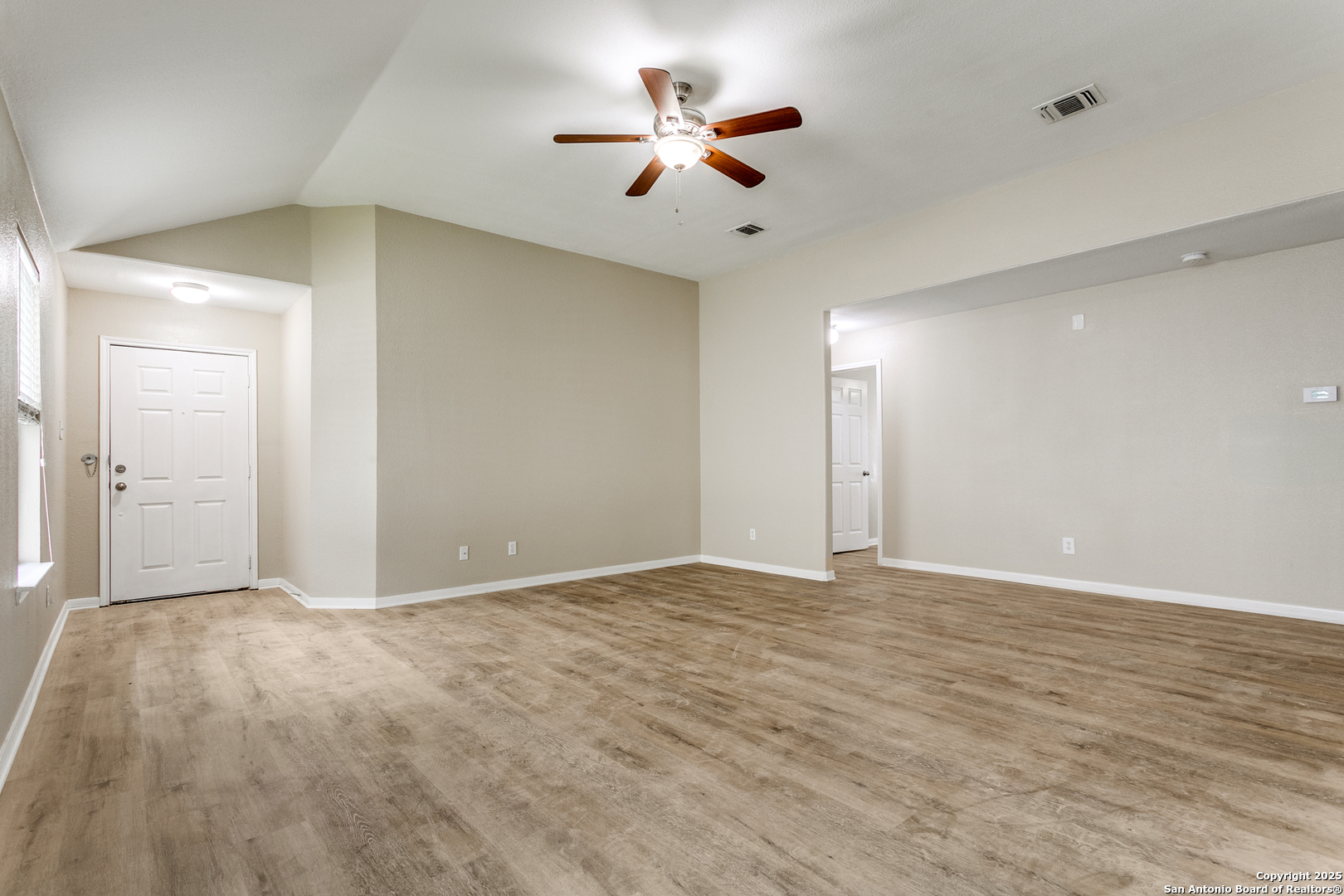 5735 Cardinal Falls San Antonio TX 78239