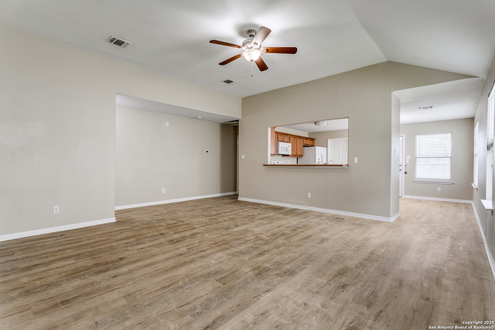 5735 Cardinal Falls San Antonio TX 78239