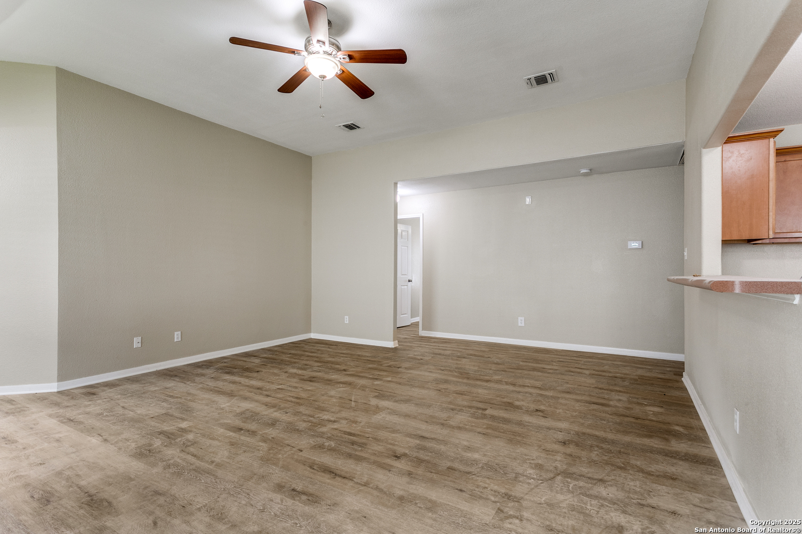 5735 Cardinal Falls San Antonio TX 78239