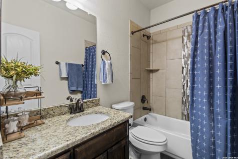 109 Colibro Creek La Vernia TX 78121