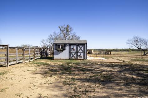 109 Colibro Creek La Vernia TX 78121