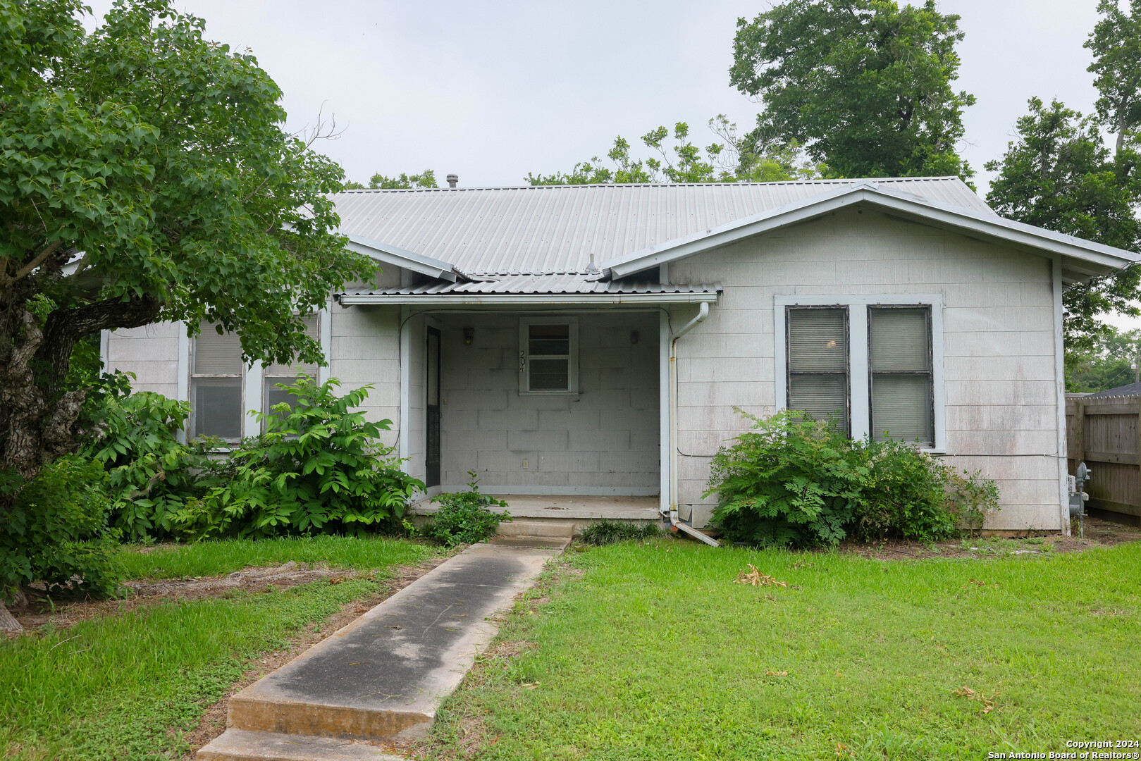 204 Orth Street Yoakum TX 77995