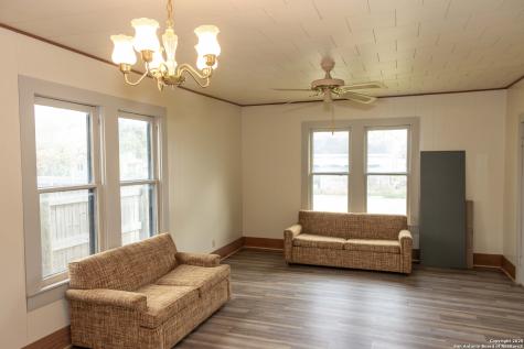 204 Orth Street Yoakum TX 77995